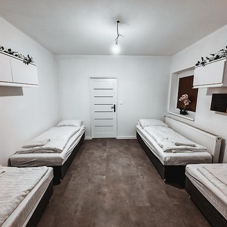 Cozy B&B Home 班斯卡-比斯特里察 外观 照片